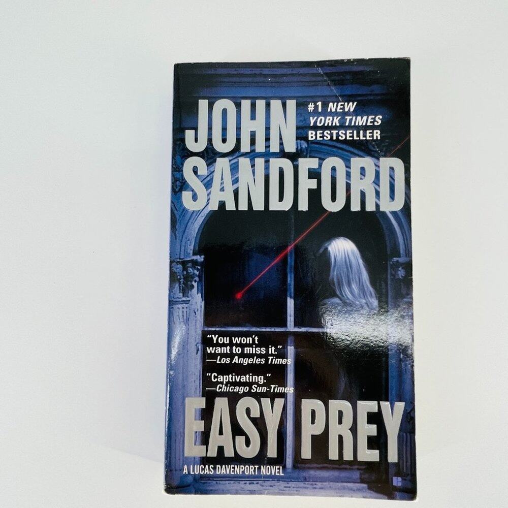 Easy Prey, a paperback book novel by John Sandford - Good Used Condition